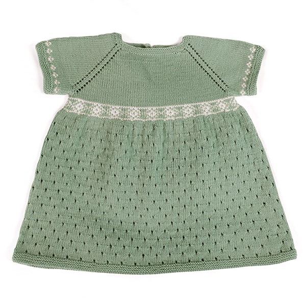 Stickad klänning Alva - garnpaket i Bluum Soft Merino Ull