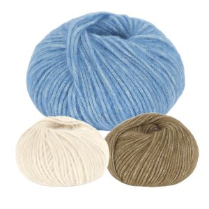 Stickad tröja Vårränder - garnpaket från Bluum i Fluffy Stickning 3-4 år Blue Bell/Coffee