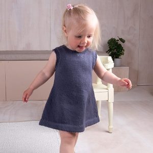 Stickad tunika med hårband - garnpaket i Bluum Soft Merino Ull