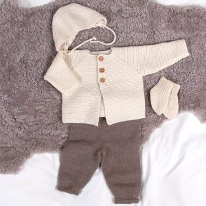 Stickat set Bebisset Trille m/bebismössa - garnpaket i Bluum Soft Merino Ull