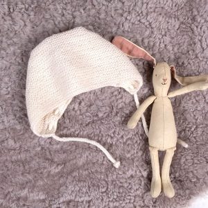 Stickat set Bebisset Trille m/bebismössa - garnpaket i Bluum Soft Merino Ull