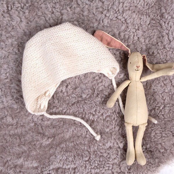 Stickat set Bebisset Trille m/bebismössa - garnpaket i Bluum Soft Merino Ull