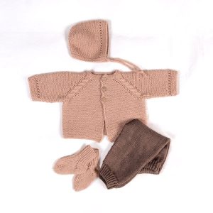 Stickat set Kamelia med byxor flerfärgade - garnpaket från Bluum i Sunset in Sahara