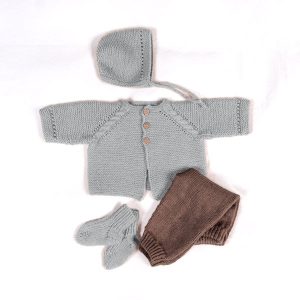 Stickat set Bebisset Kamelia K4 - garnpaket från Bluum i Sunset in Sahara