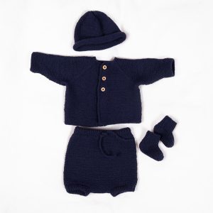 Stickat set Trille med blöjbyxa och mössa - garnpaket i Bluum Pure Eco Baby Wool