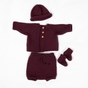 Stickat set Trille med blöjbyxa och mössa - garnpaket i Bluum Pure Eco Baby Wool