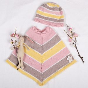 Stickat set Poncho och mössa Sockervadd - garnpaket i Bluum Soft Merino Ull