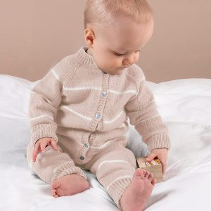 Stickad overall Vårränder - garnpaket i Bluum Soft Merino Ull