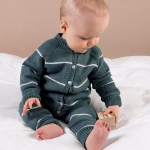 Stickad overall Vårränder - garnpaket i Bluum Soft Merino Ull