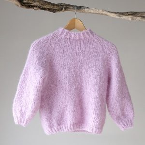 Stickad tröja August - garnpaket från Bluum i Fnugg