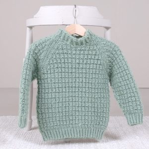 Stickad tröja Hugo - garnpaket från Bluum i Møy