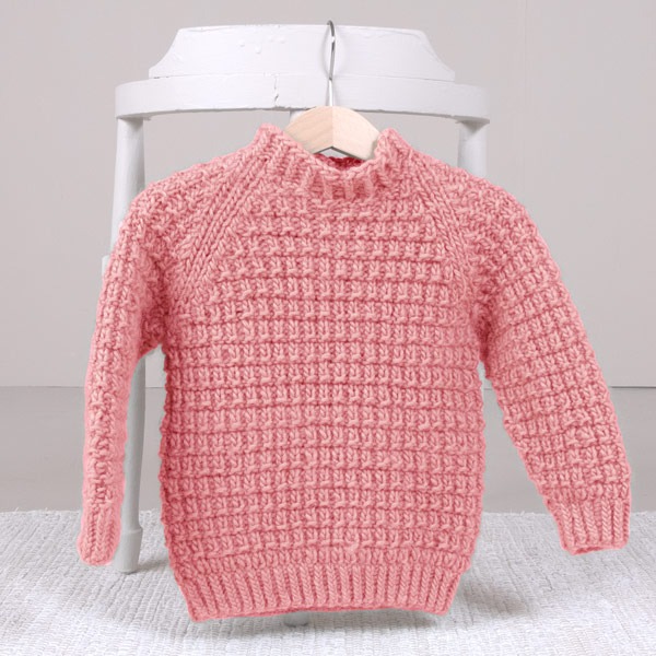 Stickad tröja Hugo - garnpaket från Bluum i Møy