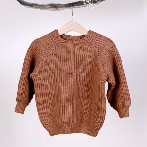 Stickad tröja Noah - garnpaket i Bluum Soft Merino Ull