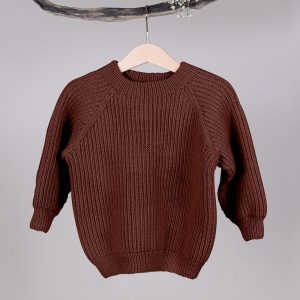 Stickad tröja Noah - garnpaket i Bluum Soft Merino Ull