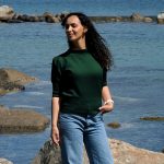 Stickad tröja Novi till dam Flaskgrön - garnpaket i Bluum Soft Merino Ull