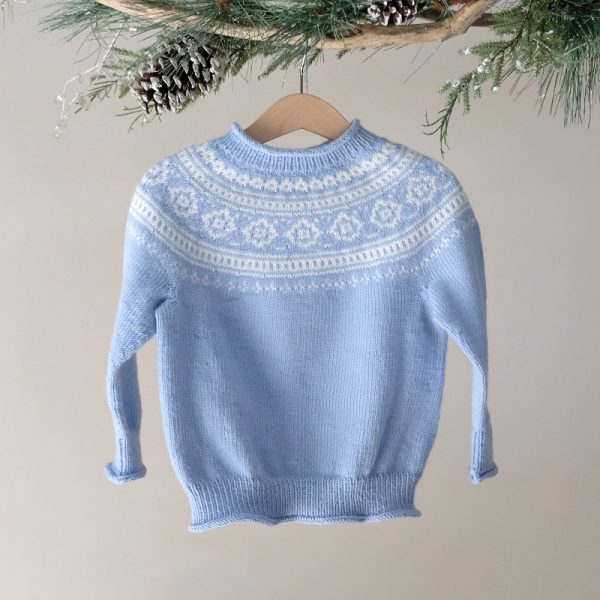 Stickad tröja Vinterdröm - garnpaket i Bluum Soft Merino Ull