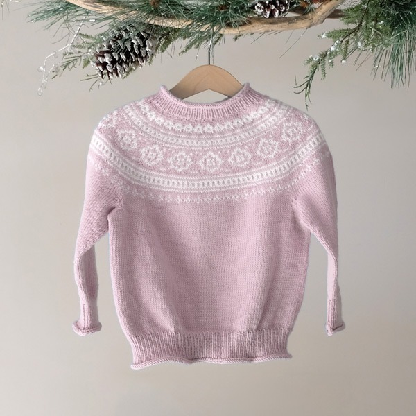Stickad tröja Vinterdröm - garnpaket i Bluum Soft Merino Ull