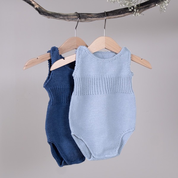 Stickade Bodies med ribb 2st - garnpaket i Bluum Soft Merino Ull