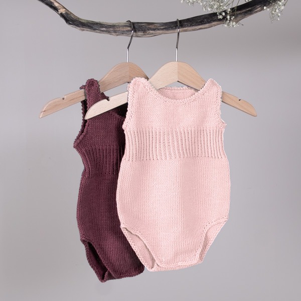 Stickade Bodies med ribb 2st - garnpaket i Bluum Soft Merino Ull