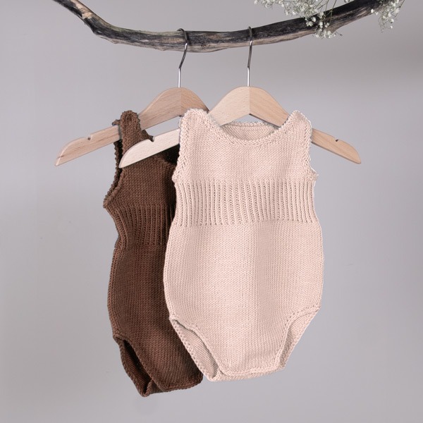 Stickade Bodies med ribb 2st - garnpaket i Bluum Soft Merino Ull