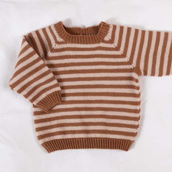 Stickat set Tröja och blöjbyxa ränder - garnpaket i Bluum Soft Merino Ull