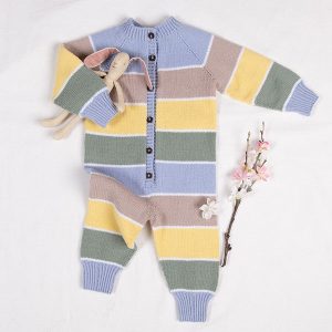 Stickad overall Sockervadd med raglan - garnpaket i Bluum Soft Merino Ull