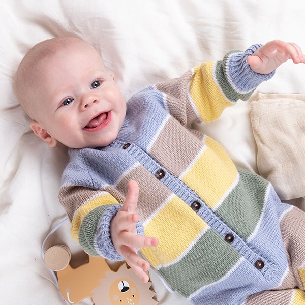 Stickad overall Sockervadd med raglan - garnpaket i Bluum Soft Merino Ull