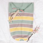 Stickad Myspåse Sockervadd - garnpaket i Bluum Soft Merino Ull