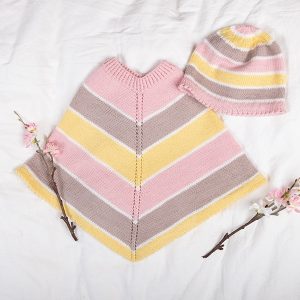 Stickat set Poncho och mössa Sockervadd - garnpaket i Bluum Soft Merino Ull