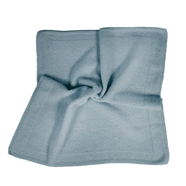 Stickad Bebisfilt Pärla - garnpaket från Bluum i Fluffy