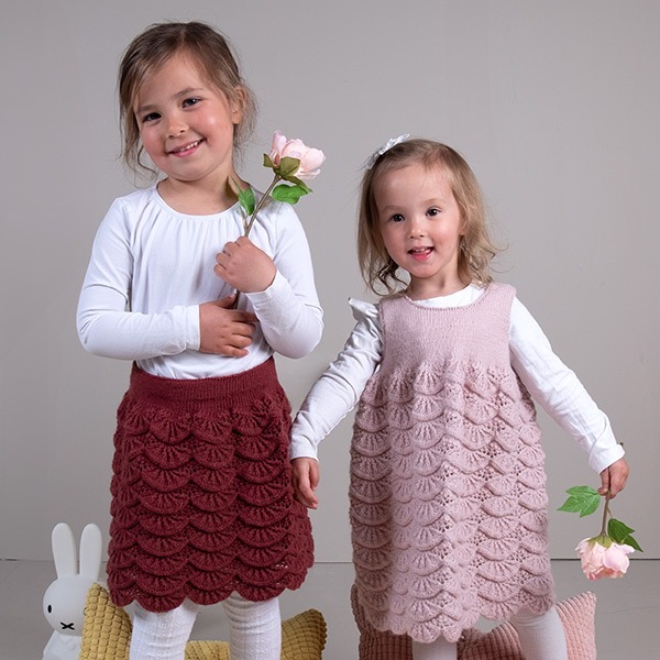 Stickad klänning Våg - garnpaket i Bluum Pure Eco Baby Wool