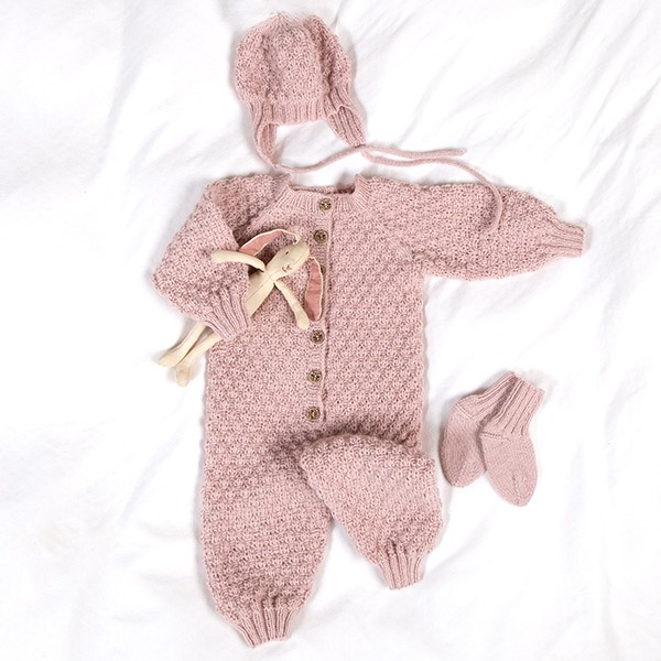 Stickad overall Bubblor - garnpaket i Bluum Pure Eco Baby Wool