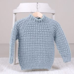 Stickad tröja Hugo - garnpaket från Bluum i Møy