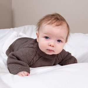 Stickad tröja Kamelia - garnpaket från Bluum i Sunset in Sahara