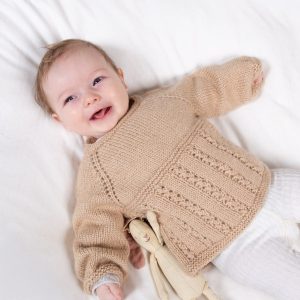 Stickad tröja Kamilla - garnpaket från Bluum i Sunset in Sahara