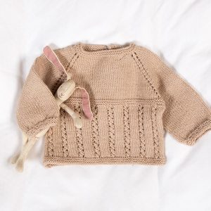 Stickad tröja Kamilla - garnpaket från Bluum i Sunset in Sahara