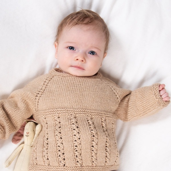 Stickad tröja Kamilla - garnpaket från Bluum i Sunset in Sahara