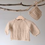 Stickad tröja Kamilla m/bebismössa - garnpaket från Bluum i Sunset in Sahara