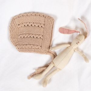 Stickad tröja Kamilla m/bebismössa - garnpaket från Bluum i Sunset in Sahara