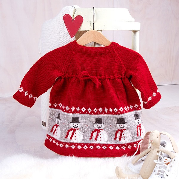 Stickat set Snögubbe klänning med tomteluva - garnpaket i Bluum Soft Merino Ull