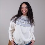 Stickad tröja Ingrid till dam - garnpaket i Bluum Soft Merino Ull