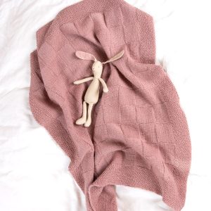 Stickad Bebisfilt - garnpaket i Bluum Pure Eco Baby Wool