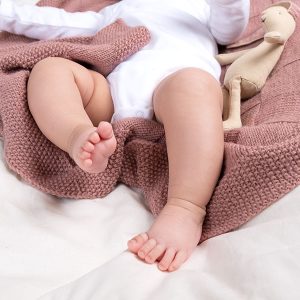 Stickad Bebisfilt - garnpaket i Bluum Pure Eco Baby Wool
