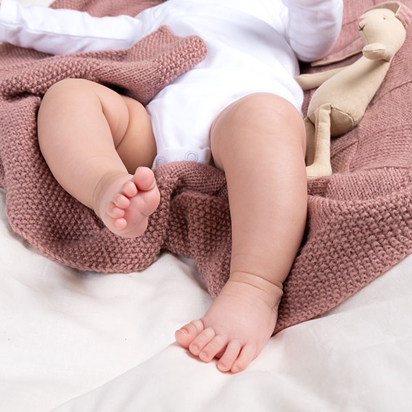 Stickad Bebisfilt - garnpaket i Bluum Pure Eco Baby Wool