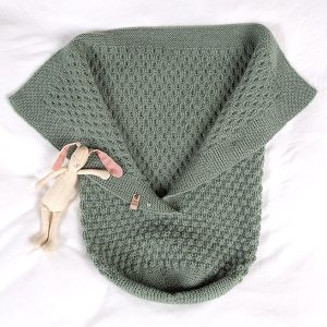Stickad Myspåse Bubblor - garnpaket i Bluum Pure Eco Baby Wool