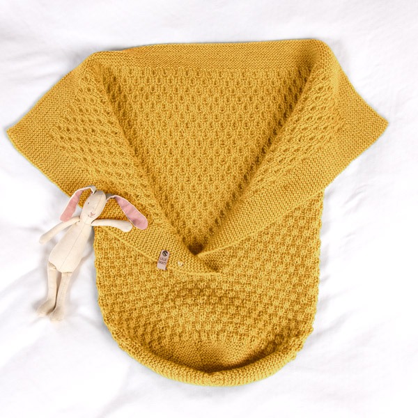 Stickad Myspåse Bubblor - garnpaket i Bluum Pure Eco Baby Wool
