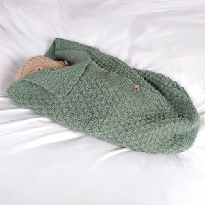 Stickad Myspåse Bubblor - garnpaket i Bluum Pure Eco Baby Wool