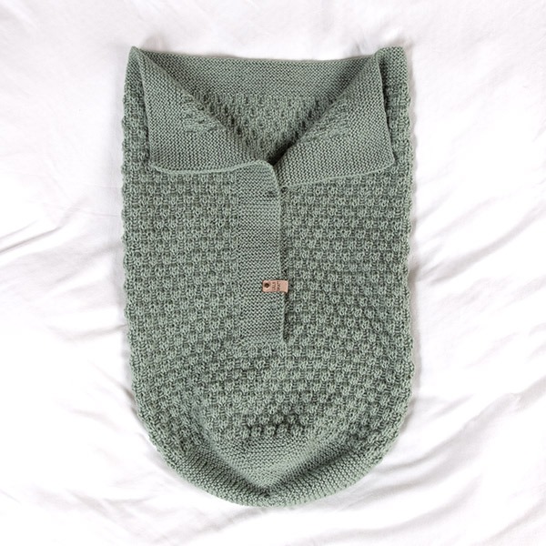 Stickad Myspåse Bubblor - garnpaket i Bluum Pure Eco Baby Wool