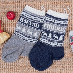 Stickade Julstrumpor Renar och valfria namn - garnpaket i Bluum Pure Eco Baby Woo