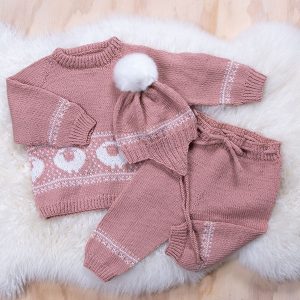 Stickat set Lammet - garnpaket i Bluum Pure Eco Baby Woo